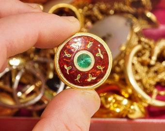 Aries Zodiac Enamel Circle Brooch Set In 22KT Yellow Gold, Red & Green Enamel, Vintage Astrology Jewelry, 25mm