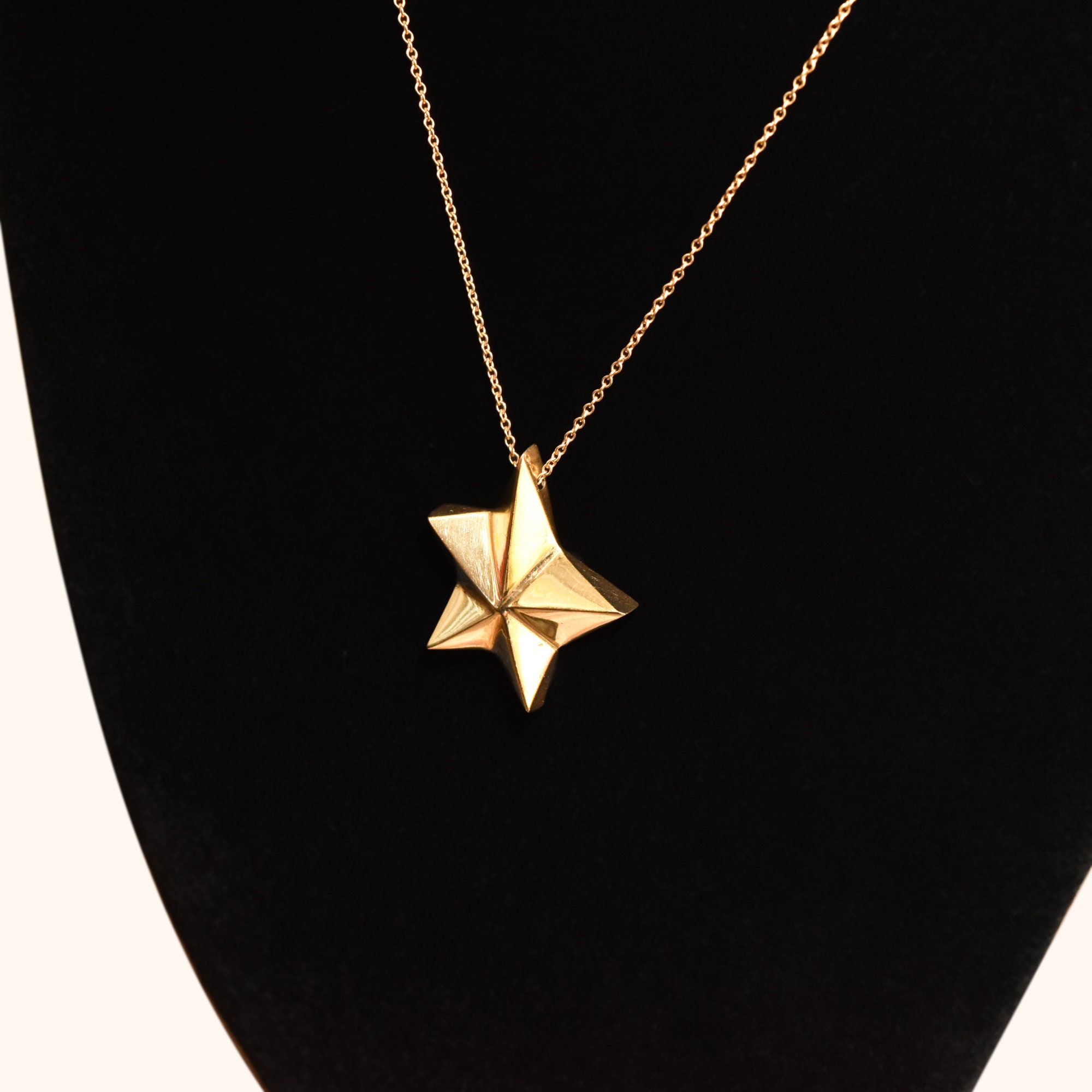 14K Gold Star Pendant Necklace, Asymmetric 5-pointed Star, 1mm Cable Chain, Christmas Gift, 18.5 L - Etsy 14K Gold Star Pendant Necklace, Asymmetric 5-pointed Star, 1mm Cable Chain, Christmas Gift, 18.5 L - Etsy