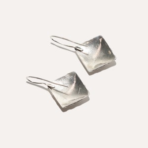 Modernist Sterling Silver Malachite Dangle Earrings, Cute Gemstone Earrings, 1.5 L image 7