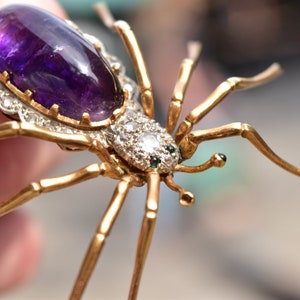 Art Deco 14K Diamond Encrusted Amethyst Spider Brooch, Scalloped White Gold Edges, Green Emerald Accents, 2 1/2 image 7