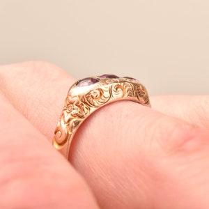 Victorian Etruscan Pink Sapphire Three Stone Ring In 12K Gold, Engraved Floral Motifs, Size 8 3/4 US image 8