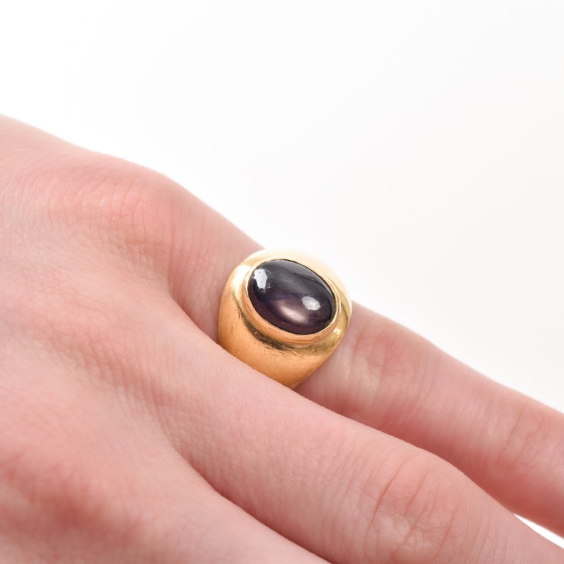 Black Star Sapphire Ring In 18K Yellow Gold, Solid Gold Cab Ring, Estate Jewelry, Size 5 3/4 US image 3