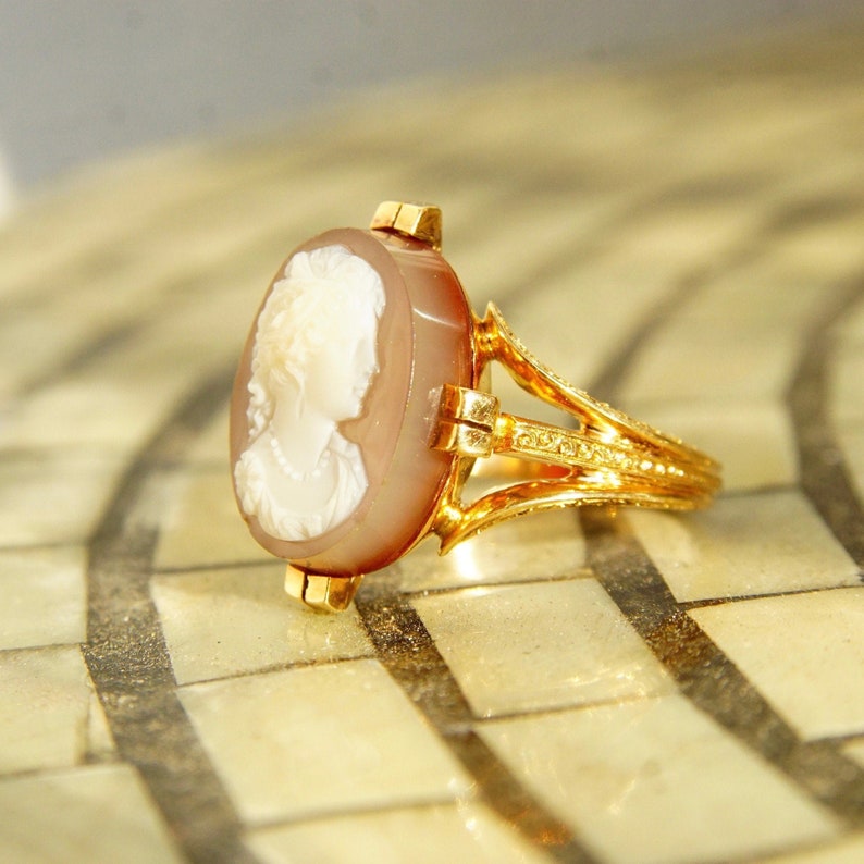 Victorian Hardstone Cameo Ring In 18K Rose Gold, Antique Carved Agate Cameo, Engraved Ring Band, Size 9 1/4 US image 2
