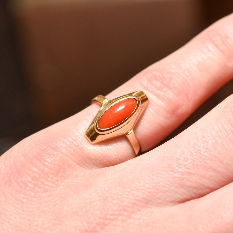 Estate 18K Coral Marquise Ring, Yellow Gold Red Coral Ring, Size 5 1/4 US image 10