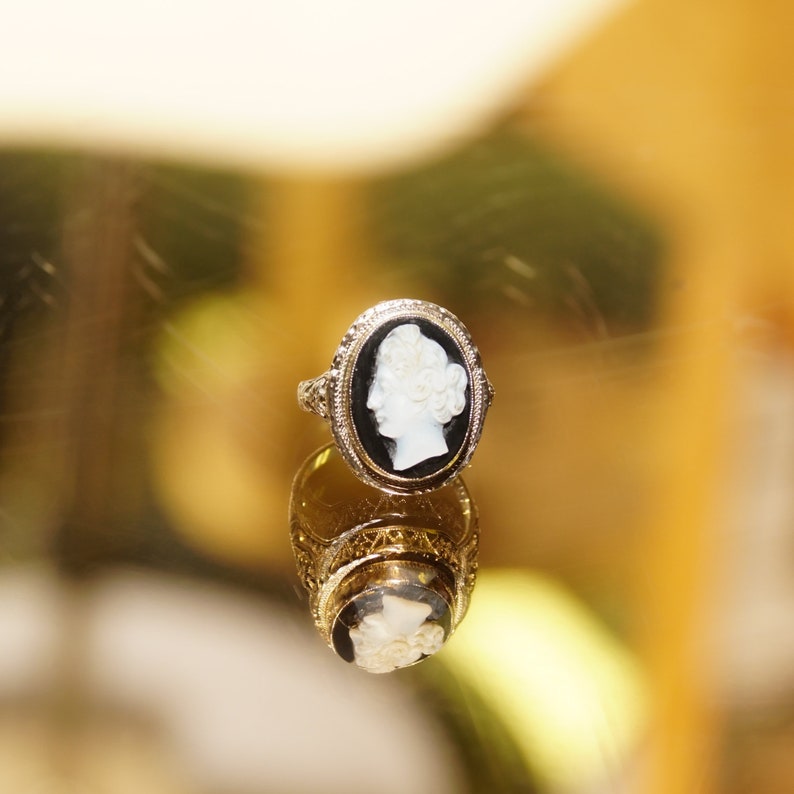 Art Deco 14K Black & White Chalcedony Cameo Filigree Ring, White Gold Setting, Ladies Carved Stone Cameo, 7 3/4 US image 9