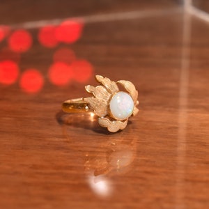 18K Opal Cocktail Ring In Yellow Gold, Asymmetric Leaf Setting, Estate Jewelry, Size 8 1/2 US image 5