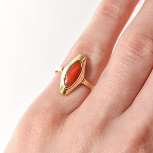Estate 18K Coral Marquise Ring, Yellow Gold Red Coral Ring, Size 5 1/4 US image 4