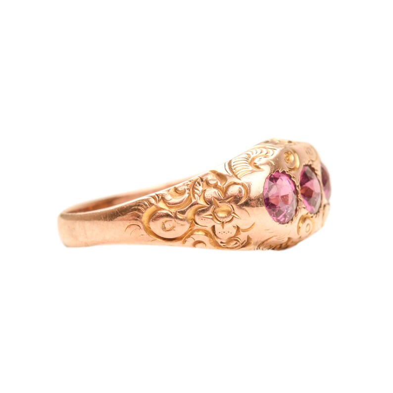 Victorian Etruscan Pink Sapphire Three Stone Ring In 12K Gold, Engraved Floral Motifs, Size 8 3/4 US image 6