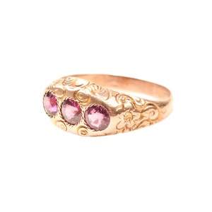 Victorian Etruscan Pink Sapphire Three Stone Ring In 12K Gold, Engraved Floral Motifs, Size 8 3/4 US image 9