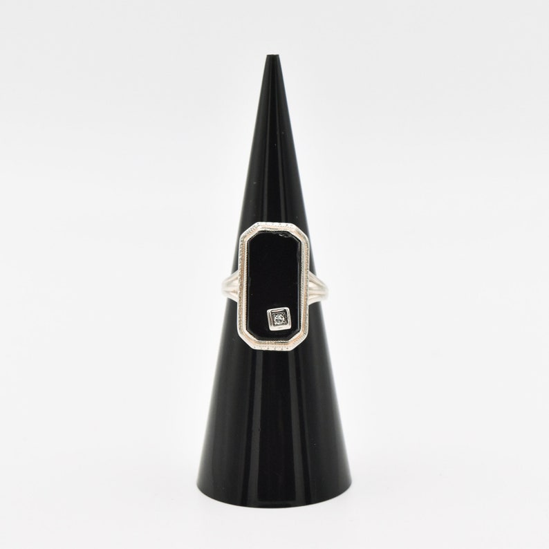 Art Deco 10K White Gold Black Onyx Diamond Ring, Etched Setting, Offset Stone, Estate Jewelry, 4 3/4 US image 3