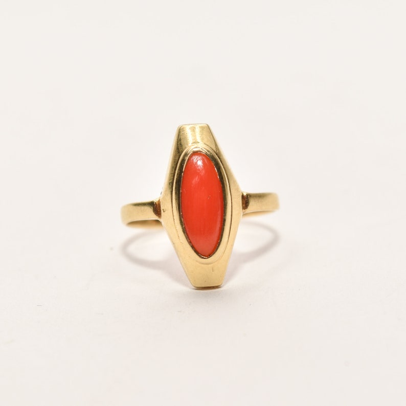 Estate 18K Coral Marquise Ring, Yellow Gold Red Coral Ring, Size 5 1/4 US image 5