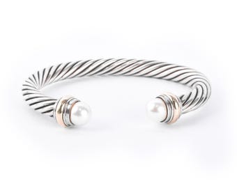 Bracciale rigido vintage David Yurman in argento sterling e oro 14 carati della collezione Cable con perle, 6 1/4