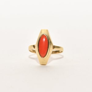 Estate 18K Coral Marquise Ring, Yellow Gold Red Coral Ring, Size 5 1/4 US image 1