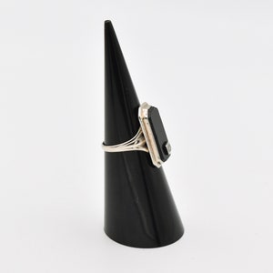 Art Deco 10K White Gold Black Onyx Diamond Ring, Etched Setting, Offset Stone, Estate Jewelry, 4 3/4 US image 4