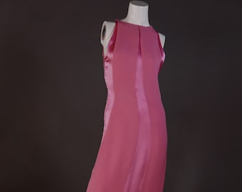 F/W 1996 Gianni Versace silk dress in baby pink - designer cocktail dress with contouring panels similar to documented runway gown