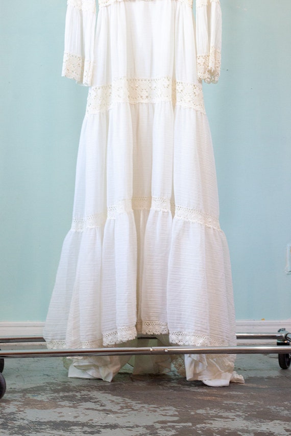 1970s wedding dress - white gauzy dress with fluted s… - Gem