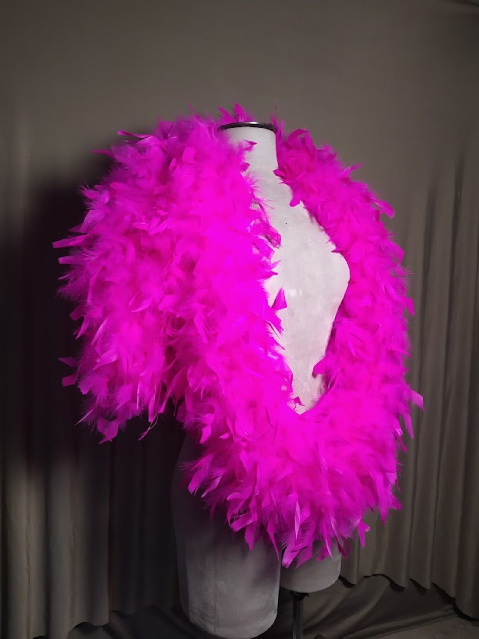 Fuchsia Color Feather Boa Heavy Weight 115 Grams Chandelle Feather Boa