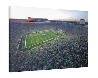 Estadio de Notre Dame / Fighting Irish / Diseño de arte de pared en lienzo para decoración del hogar y la oficina / LIENZO LISTO para colgar