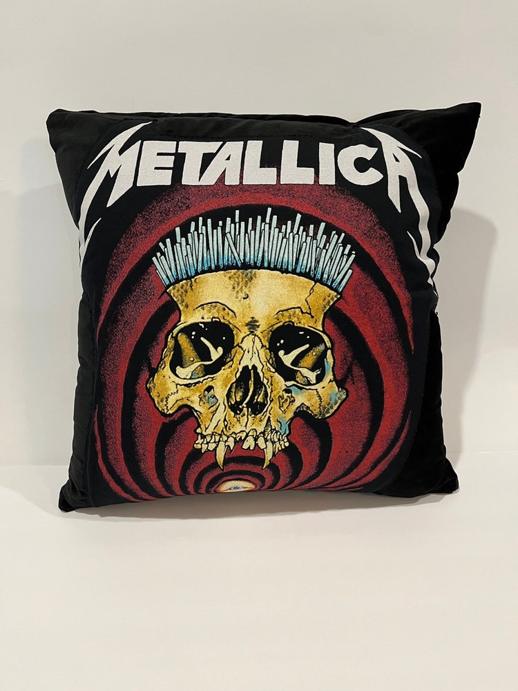 METALLICA BAND PILLOW