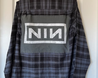 Nine Inch Nails BAND Flannel Mens Size Small
