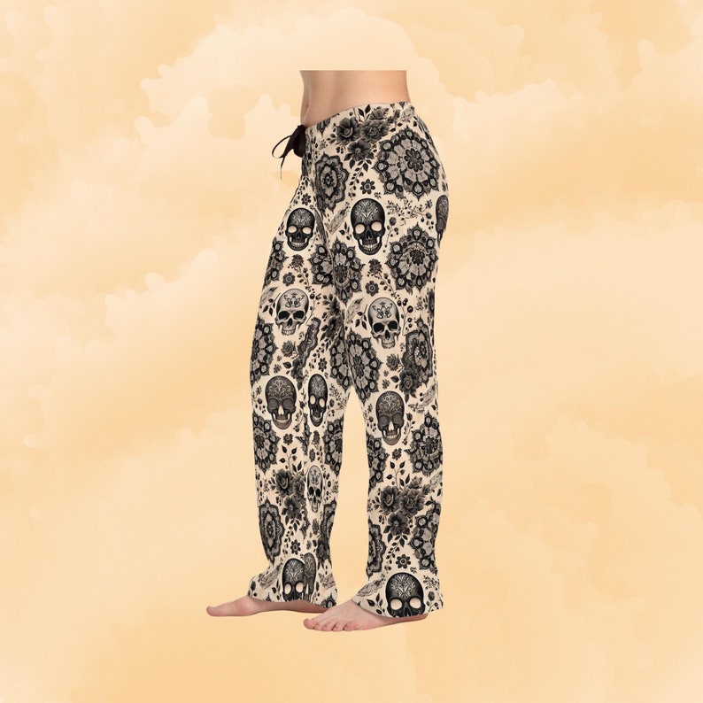 skulls and lace motif pajama bottoms