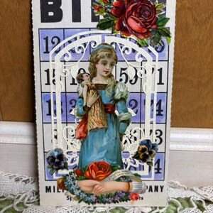 Tarjeta de diario basura de bingo vintage, vestido azul victoriano, niña, ventana floral