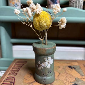 Handmade Rustic Primitive Wooden Green Spool Floral Appliqué