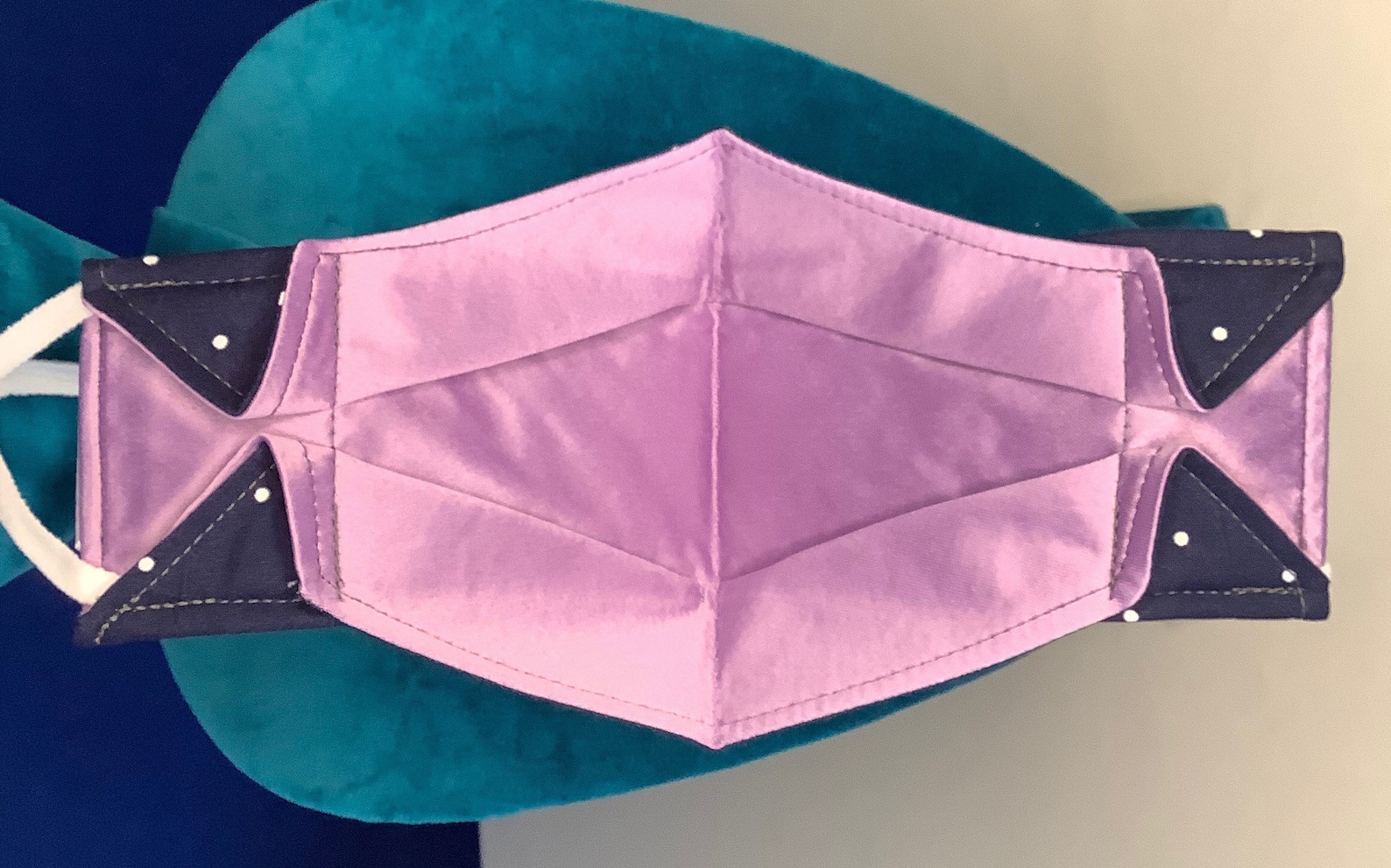 Paires De Chaussures Hommes Et Femmes Avec Coeur Rouge | Photo Premium