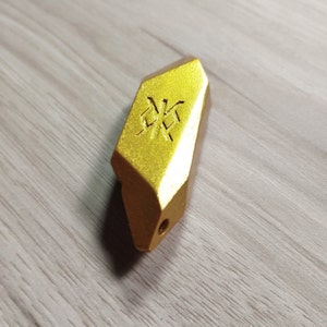 Runestone pendant Gold