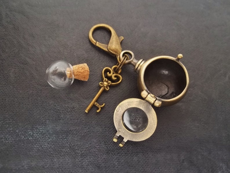 Cremation Jewelry Keepsake Magnifying Pendant Locket Vintage Style Stash Box Keychain Fillable Glass Urn Ashes Key Women Memorial Gift