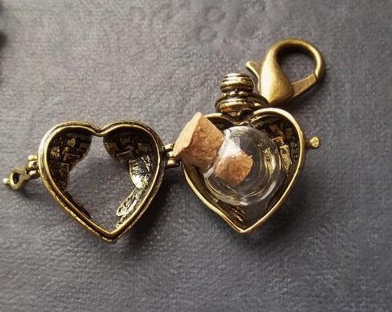 2 PIECES Locket Wings Urn For Human Ashes Heart Cremation Jewelry Angel Wing Mini Glass Urn Fillable Locket Keepsake Key Padlock Keychain