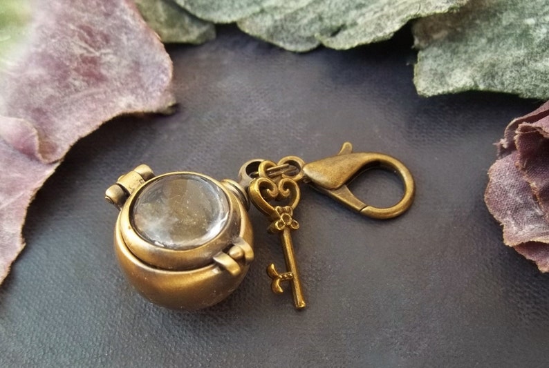 Cremation Jewelry Keepsake Magnifying Pendant Locket Vintage Style Stash Box Keychain Fillable Glass Urn Ashes Key Women Memorial Gift