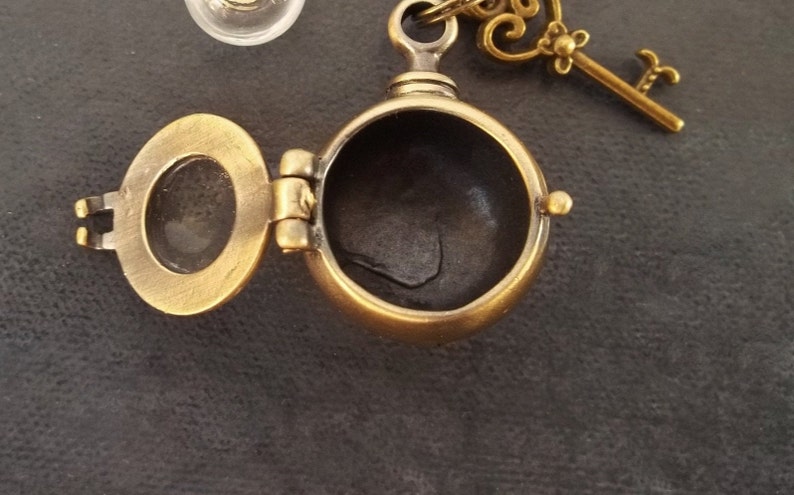 Cremation Jewelry Keepsake Magnifying Pendant Locket Vintage Style Stash Box Keychain Fillable Glass Urn Ashes Key Women Memorial Gift