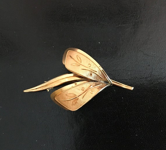 Gold Leaf Brooch 72814a.jpg main image 4