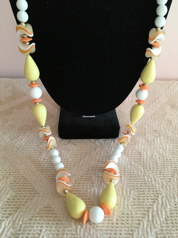 Vintage Pastel Yellow Orange and White Necklace - image 2