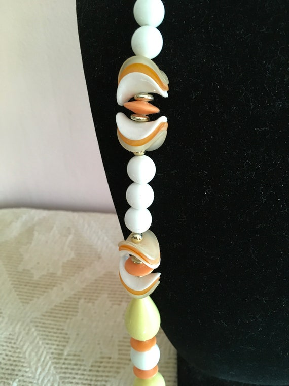 Vintage Pastel Yellow Orange and White Necklace - image 3