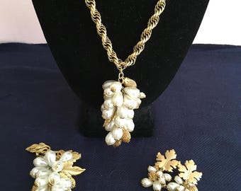 Vintage Gold Tone Faux Pearl Grape Jewelry Set