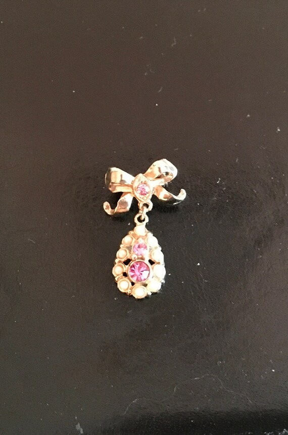 Tiny Faux Pearl Pink Rhinestone Bow Brooch - image 3