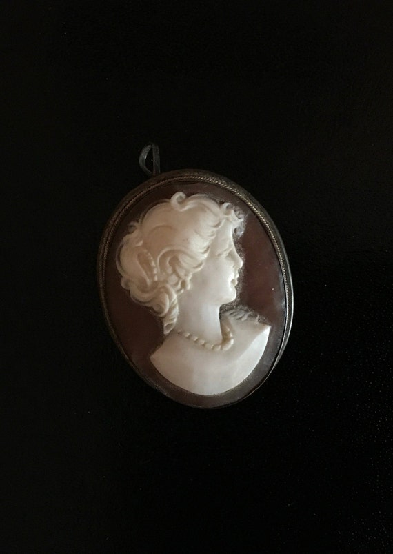 Vintage Cameo Brooch Pendant - image 4