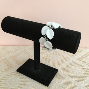 Lisner White Leaf Bracelet