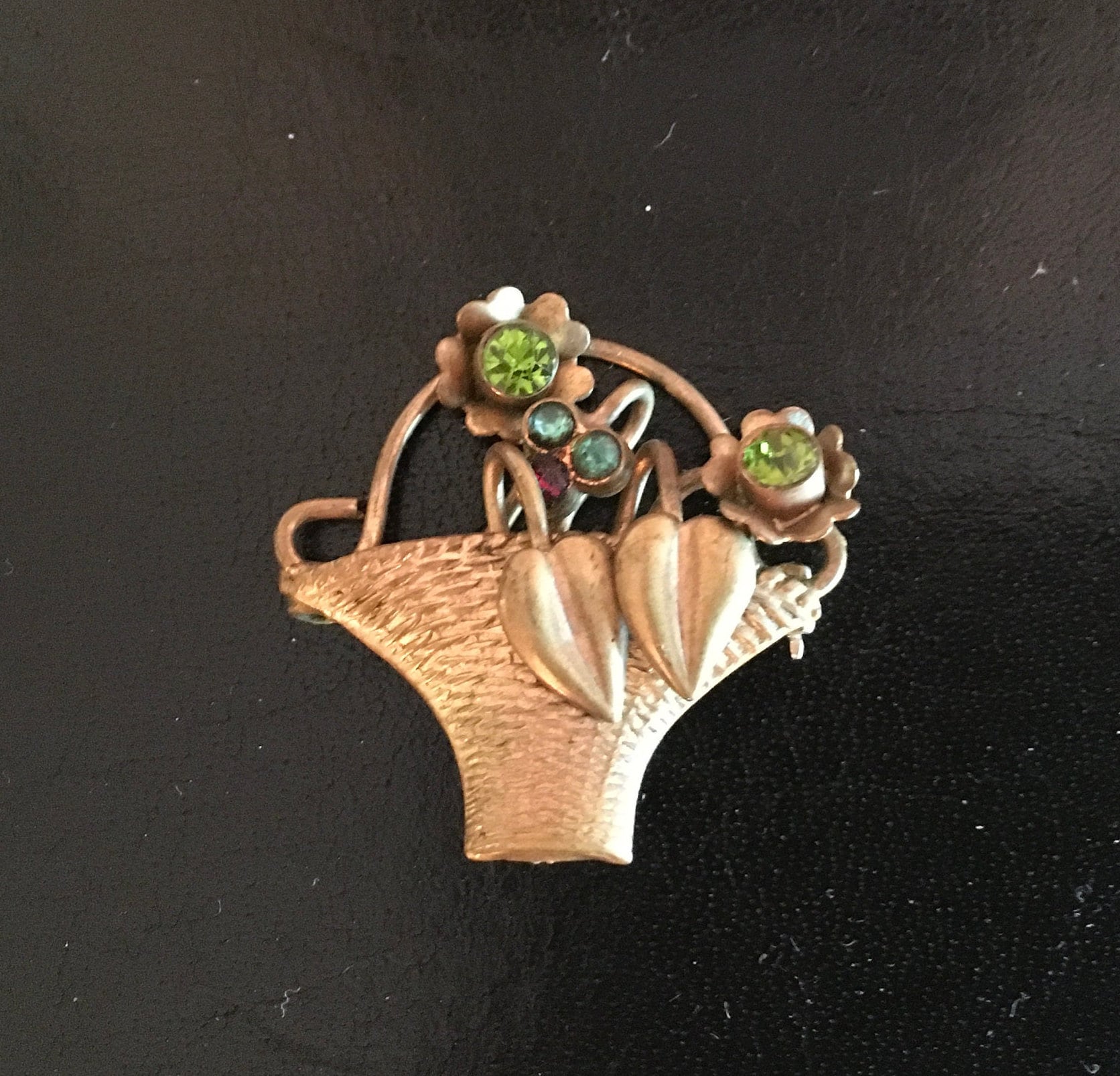 花のバスケットデザイン ブローチ ヴィンテージフラワーバスケットブローチ - Etsy 日本