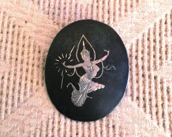 Broche florale vintage en argent sterling du Siam, émail rouge, Thaïlande - France Broche florale vintage en argent sterling du Siam, émail rouge, Thaïlande - France