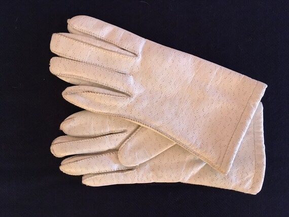 Short White Leather Gloves - image 2