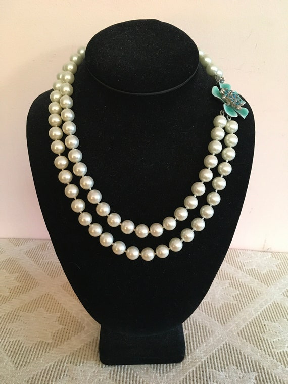 Double Strand Faux Pearl Flower Necklace