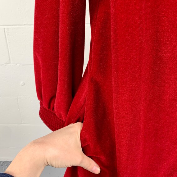 Vintage 1970's Deep Red Velour fleece Duster Midi… - image 6