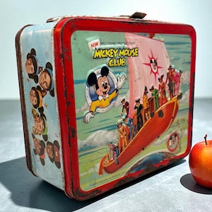 1977 Mickey Mouse Club Vintage Metal Lunchbox  Aladdin Ind By Walt Disney Prodctions, Nashville, Tennessee, no thermos, patina
