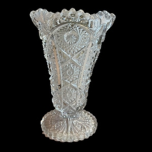 Vintage Imperial Glass Footed Vase USA - gorgeous retro decor, wedding decoration, flower vase, bridal shower, bouquet, beautiful glass