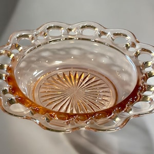 Pink old colony Lace edge Depression glass bowl 6&quot; - candy dish, cereal, scalloped edge, beautiful 1930s vintage glass