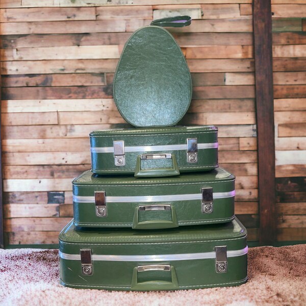 Avocado green Midcentury SET of 4 Luggage pieces, all nest for storage, hat box, train case, small suitcase, large suitcase, cosmetics