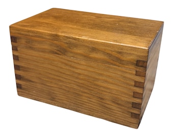 Vintage Dovetailed Wooden 3x5 Recipe Card Box